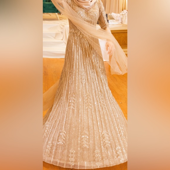 Gold Evening Gown - Picture 4 of 12